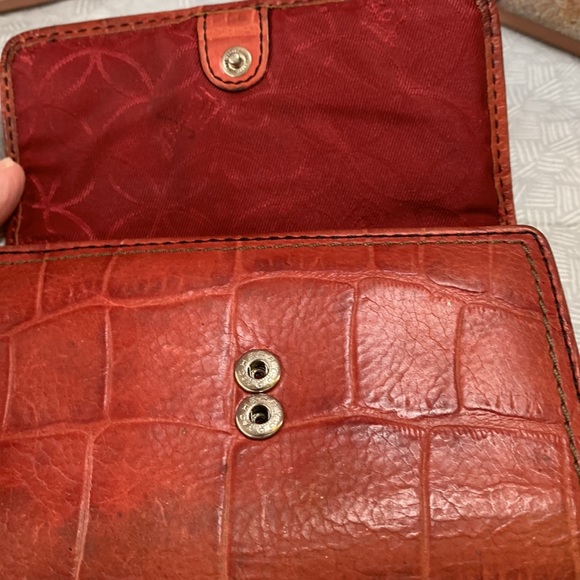 FOSSIL CROCODILE ORANGE-RED (5") Leather  Tri-Fold Wallet - Picture 6 of 16